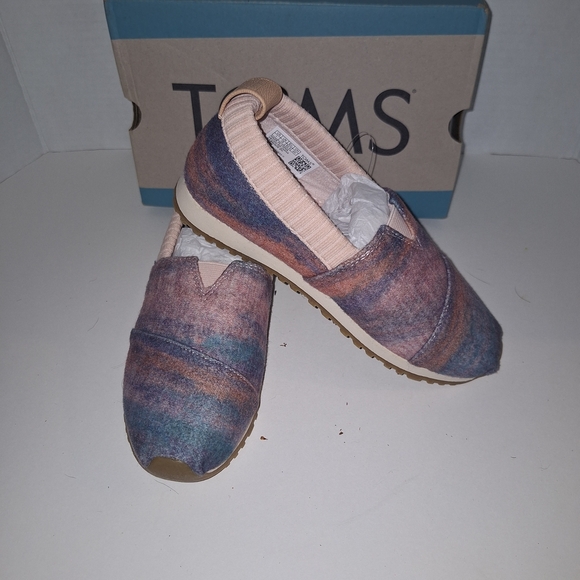 TOMS Multicolor Slip-On Shoes - Picture 1 of 5